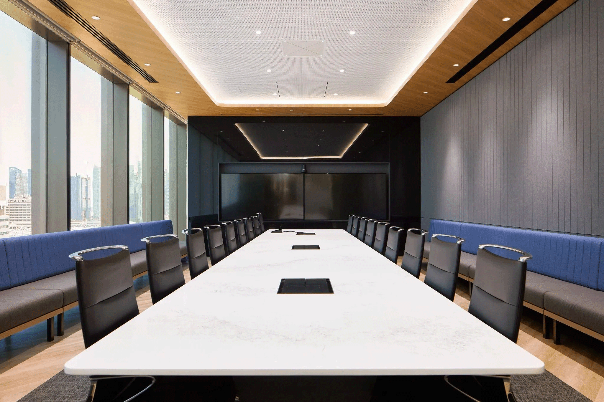 Switchable smart glass — Diamond Business Bay boardroom